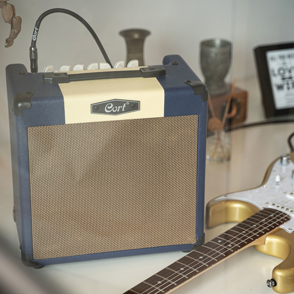 CORT CM15R DB