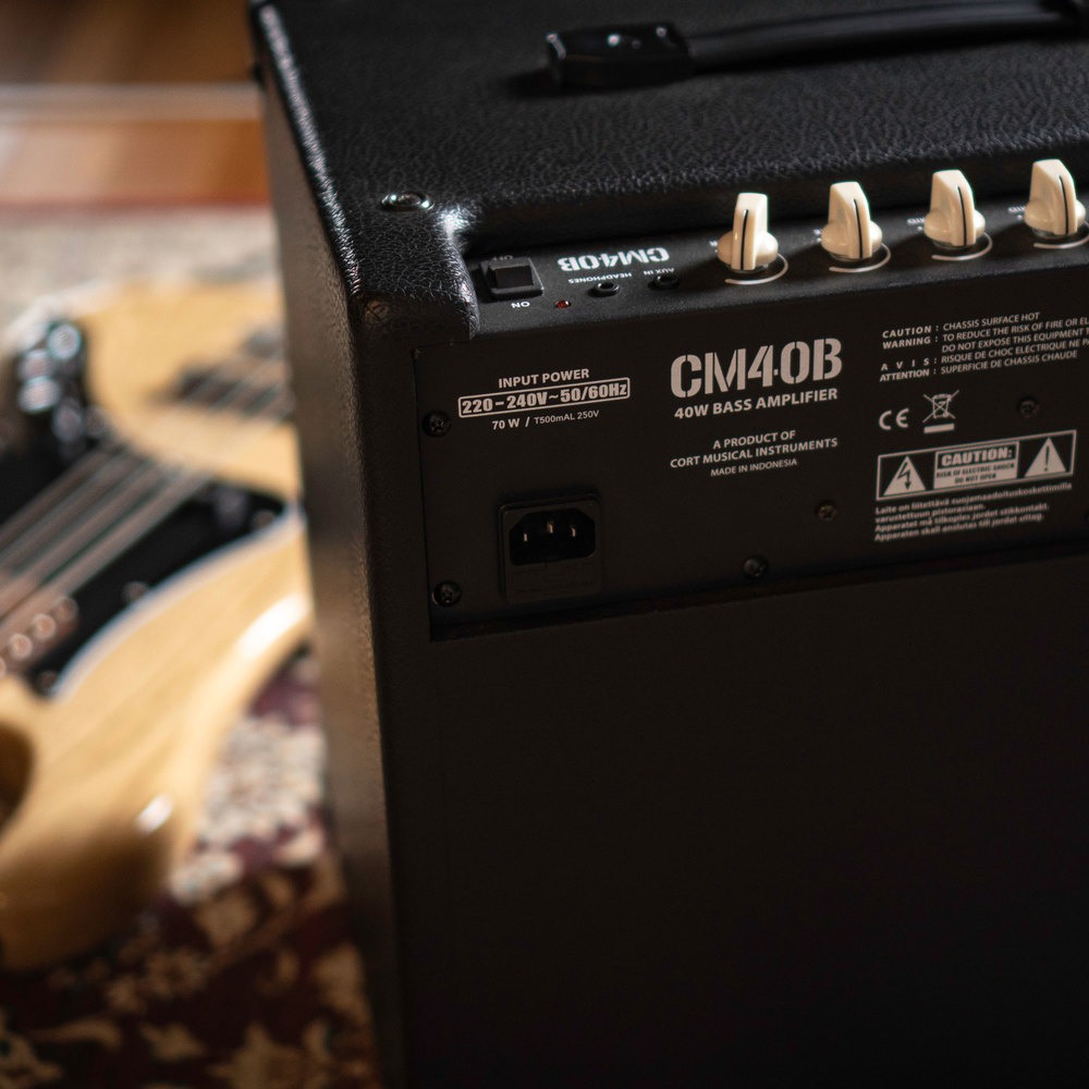 CORT CM40B